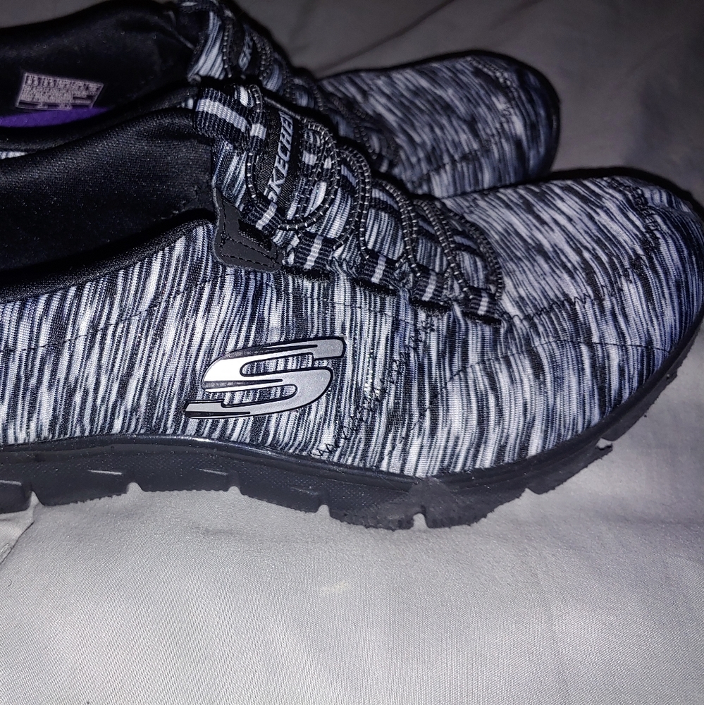Skechers 8.5 womens